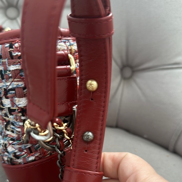 Chic Red Tweed Shoulder Bag - Picture 3 of 10